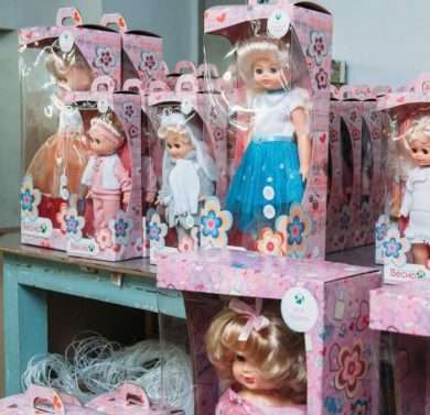 Как производят детские куклы?